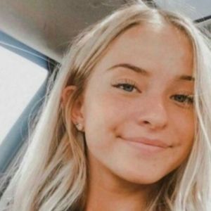 Meet your Posher, Makia